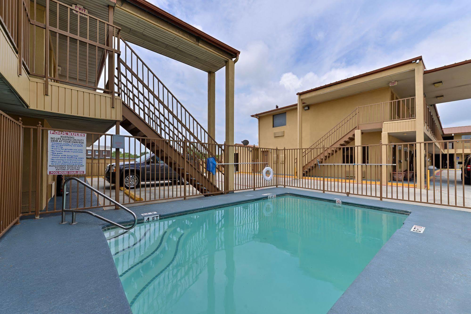 Econo Lodge Killeen Exterior photo